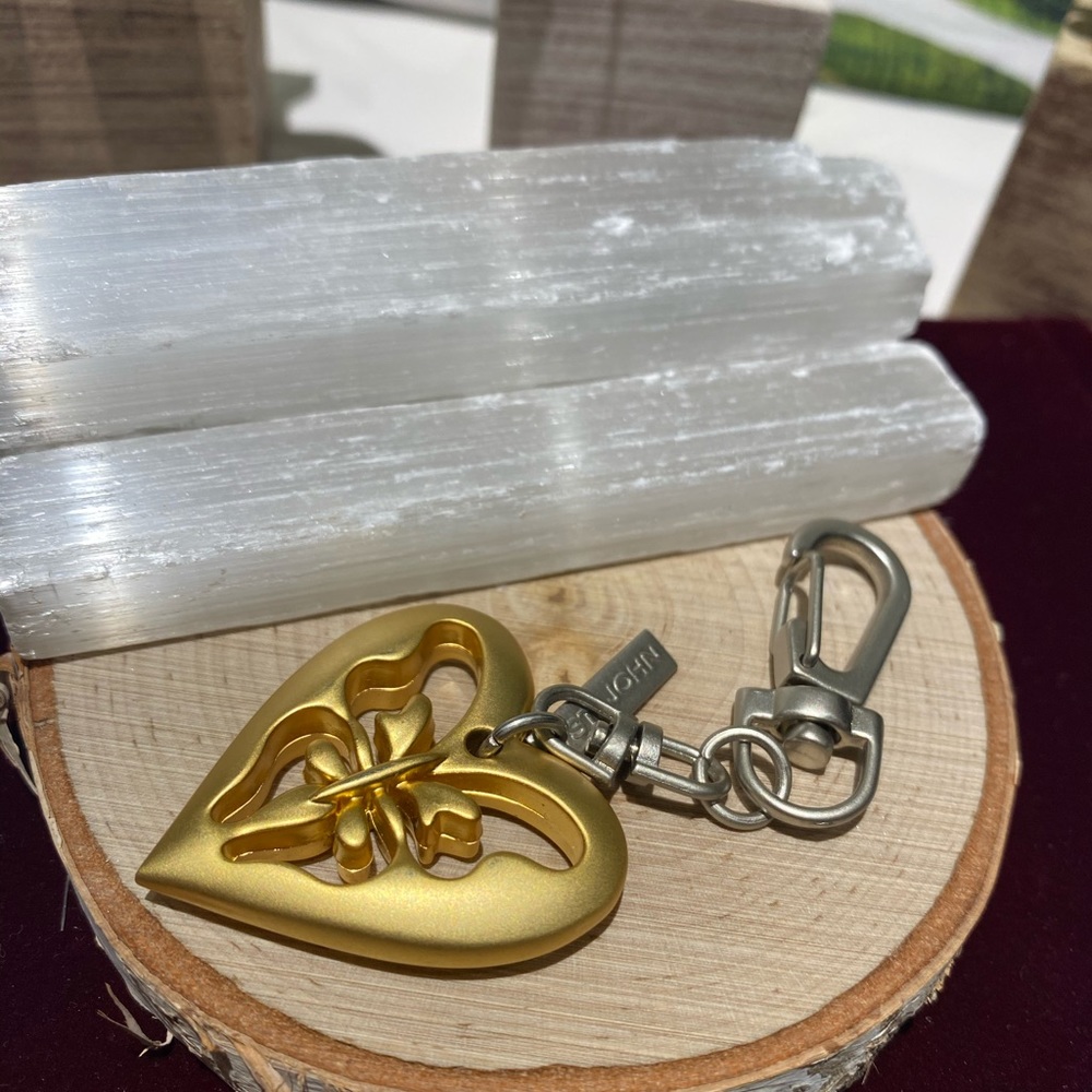 VTG St. John’s Butterfly Goldtone Keychain🦋 💛✨